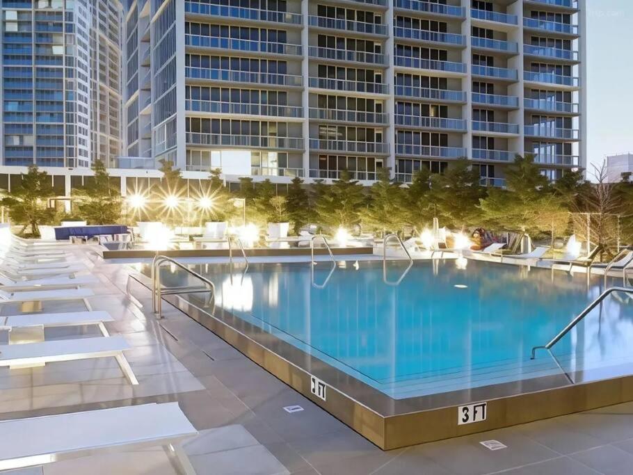 W Hotel Luxury High Rise 마이애미 외부 사진