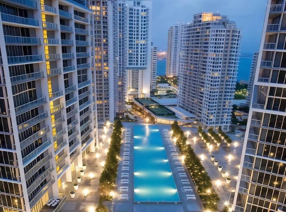 W Hotel Luxury High Rise 마이애미 외부 사진