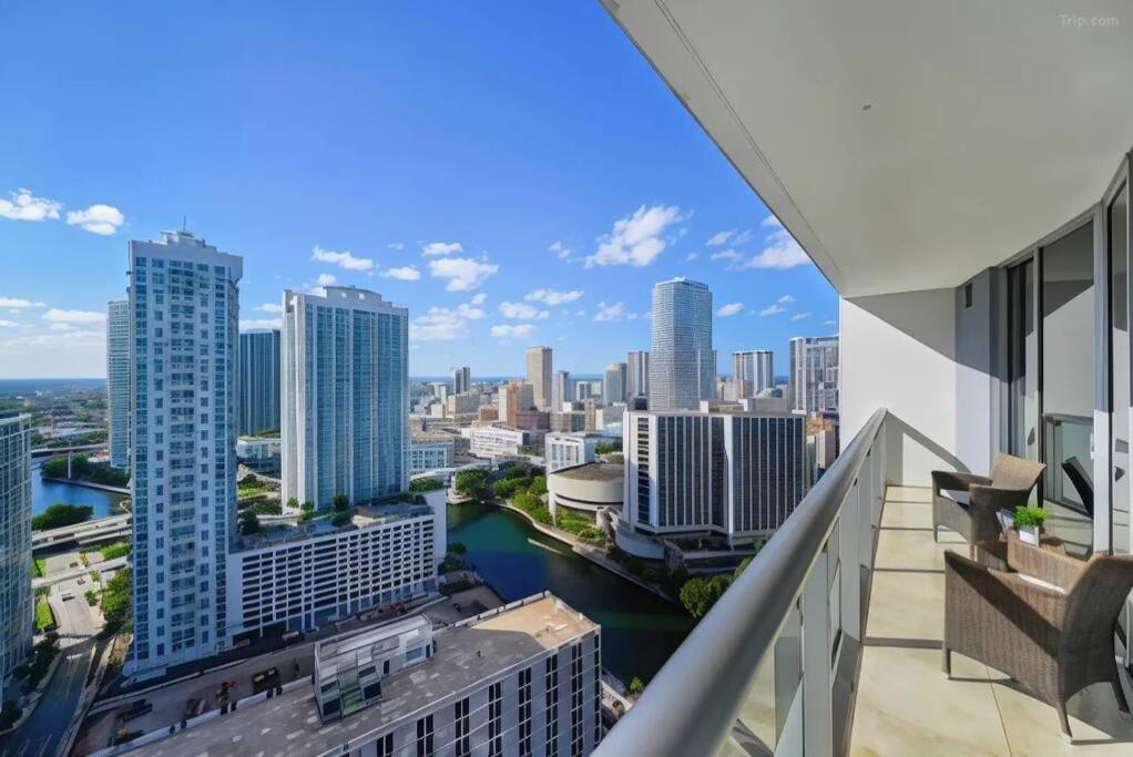 W Hotel Luxury High Rise 마이애미 외부 사진