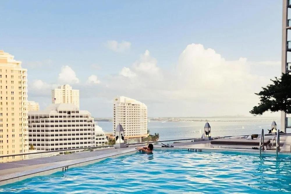 W Hotel Luxury High Rise 마이애미 외부 사진